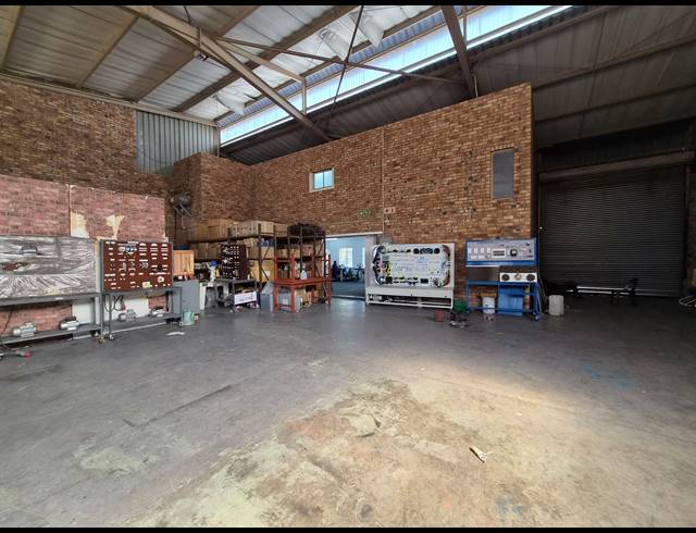 450M² WAREHOUSE TO LET IN ALLANDALE